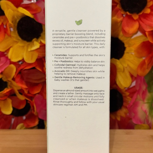 Glow Recipe Avocado Ceramide Cleanser with Green Packaging - Picture 5 of 8